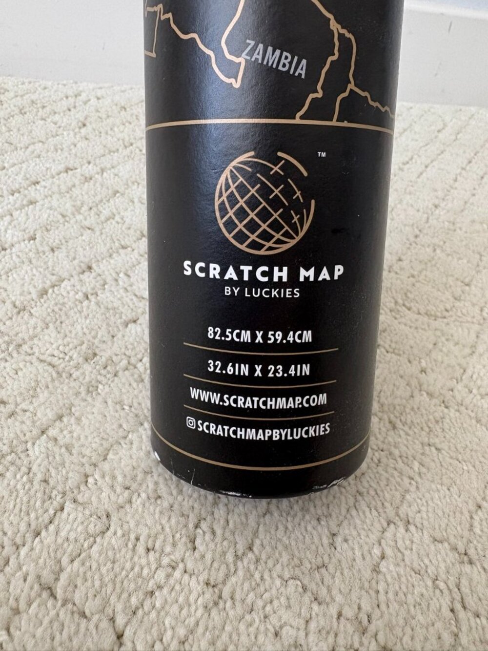 Luckies Deluxe Scratch-Off World Map - Picture 2 of 3